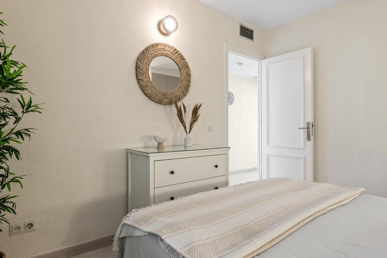 Frontline Beach Apartment Miraflores Sitio de Calahonda Εξωτερικό φωτογραφία